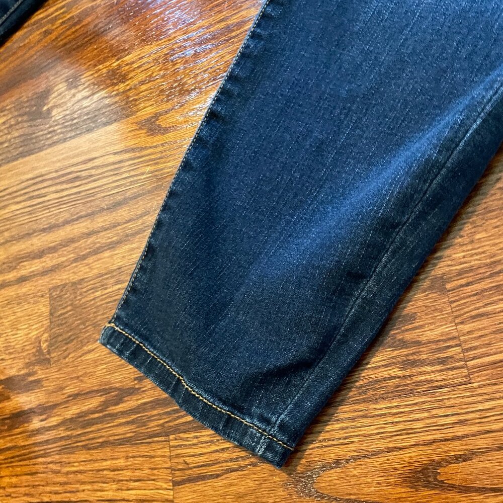 LAST CHANCE: Jag Jeans Medium Wash Pull-On Jeans - Size 12 - Picture 3 of 6